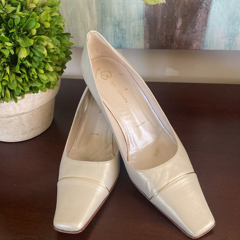 ST. JOHN CREAM CLASSIC PUMPS SIZE 9 🌟EUC🌟 - Picture 15 of 16